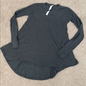 Lululemon grey shirt size 2
